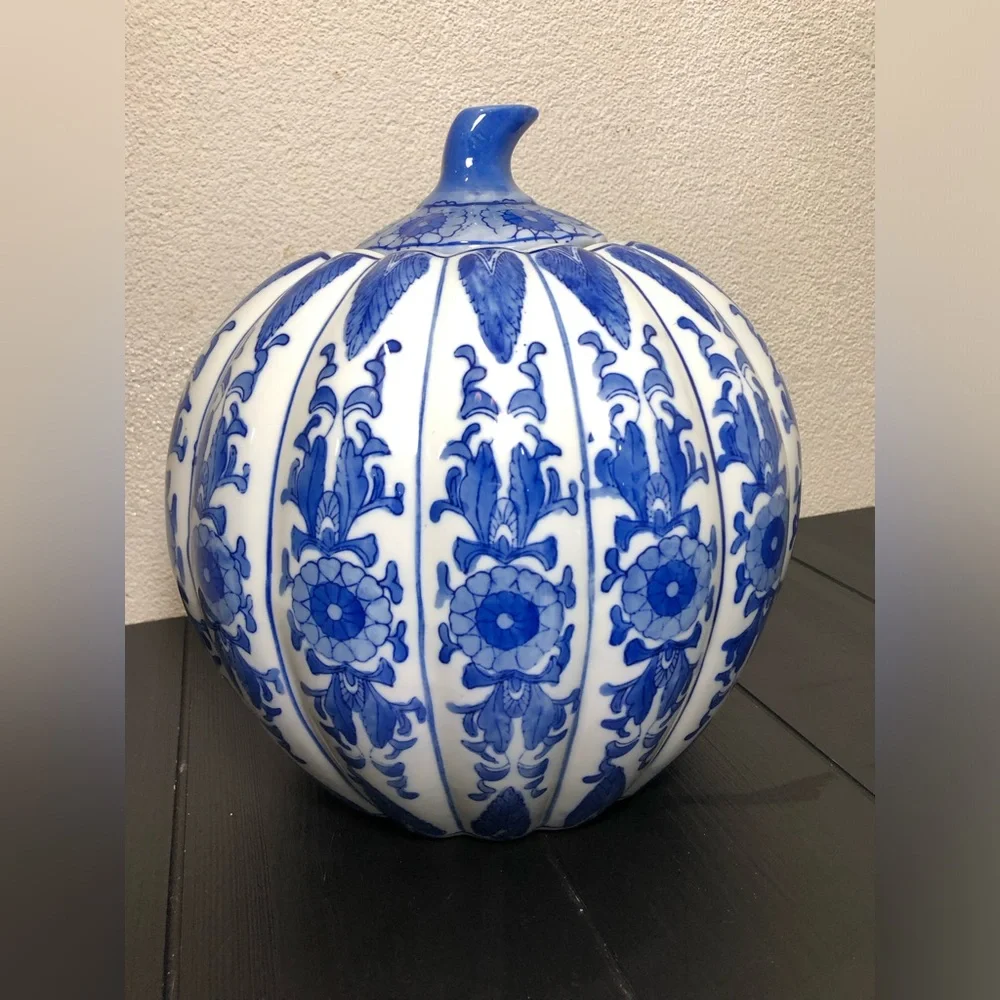 Vintage Chinese Porcelain 10 1/2